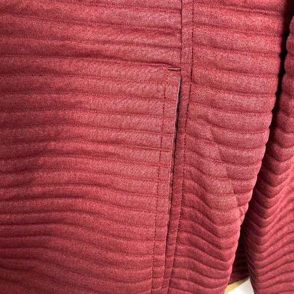 L.L. Bean Men's Red and Tan Sweater - Picture 5 of 9